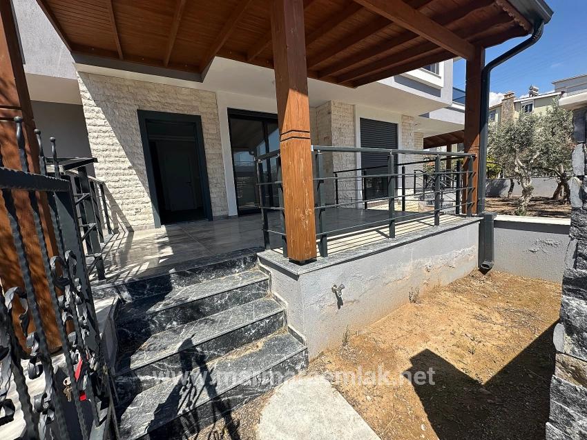 2+1-Zimmer Villa Zu Verkaufen in Payamlı Bz. Seferihisar Doğanbey - 130 m²