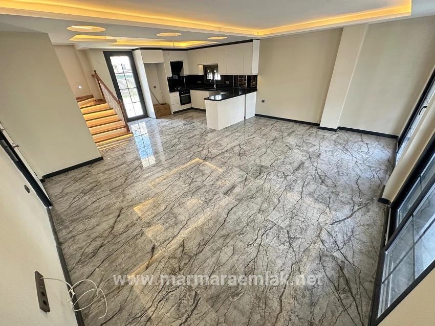 3+1-Zimmer Villa Zu Verkaufen in Cumhuriyet Bz. Seferihisar Doğanbey - 300 m²