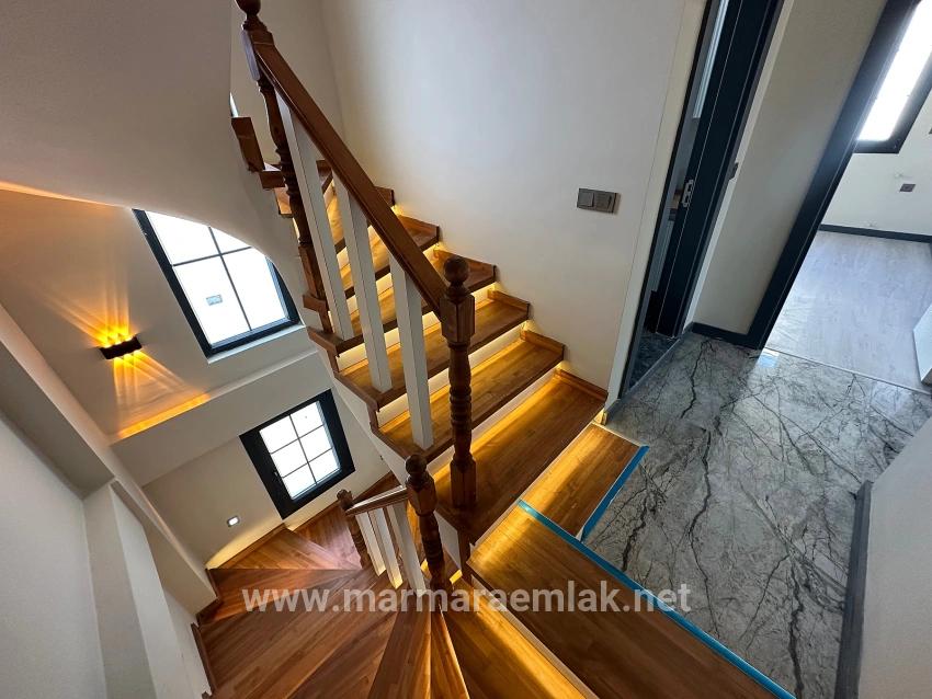 3+1-Zimmer Villa Zu Verkaufen in Cumhuriyet Bz. Seferihisar Doğanbey - 300 m²