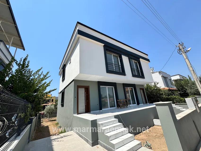 2+1-Zimmer Villa Zu Verkaufen in Cumhuriyet Bz. Seferihisar Doğanbey - 140 m²