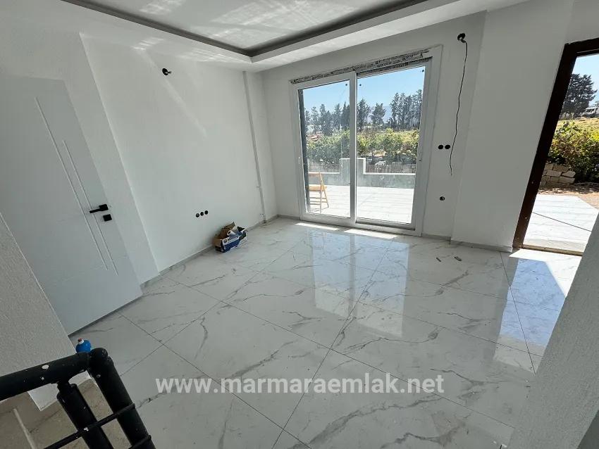2+1-Zimmer Villa Zu Verkaufen in Cumhuriyet Bz. Seferihisar Doğanbey - 140 m²