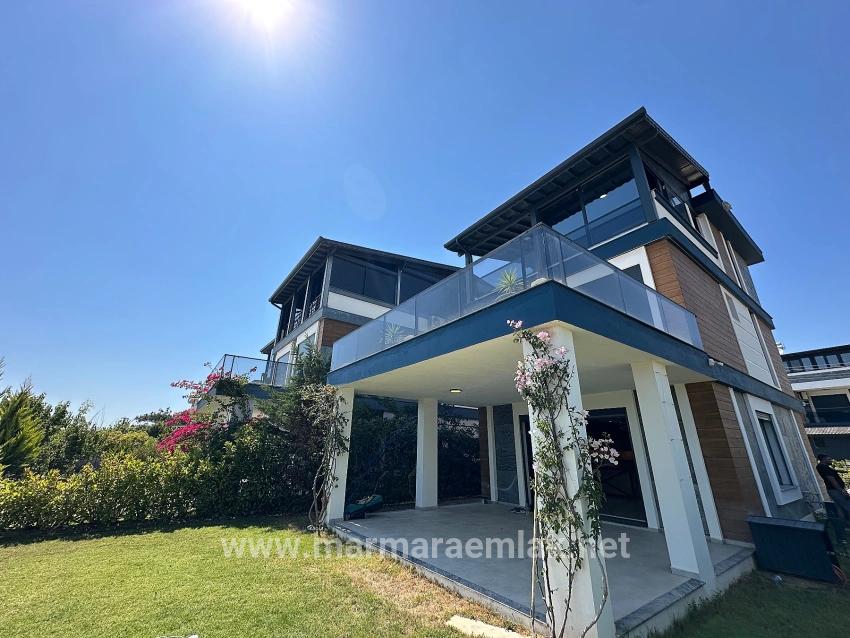 4+1-Zimmer Villa Zu Verkaufen in Bengiler Bz. Seferihisar Ürkmez - 240 m²