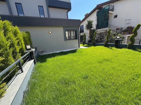 3+1 Villa Mit Garten Zum Verkauf In Ürkmez, Seferihisar, İzmir, 40 Meter Vom Meer Entfernt.