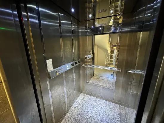 İzmir Seferihisar In Ürkmez Zu Verkaufen 2 + 1 Ultra Luxuriöse Wohnung Zum Meer 200 Meter