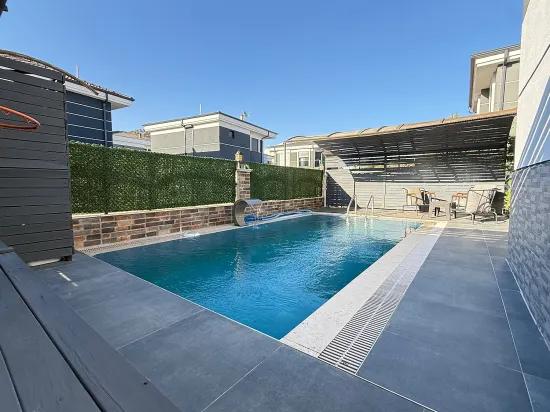 Seferihisar In Doğanbey 3+1 Freistehende Villa Mit Pool, Separate Küche, Großer Garten