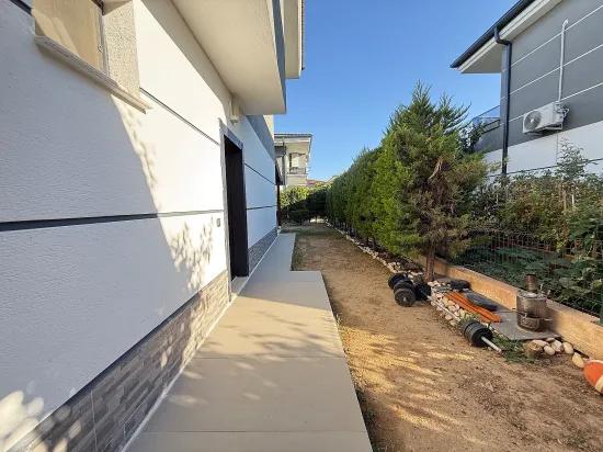 Seferihisar In Doğanbey 3+1 Freistehende Villa Mit Pool, Separate Küche, Großer Garten