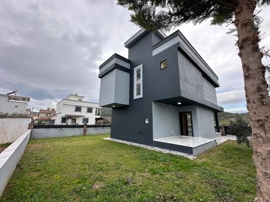 Freistehendes Sommerhaus Mit Garten Zum Verkauf In Doğanbey, Seferihisar, İzmir. 3+1 Zimmer.