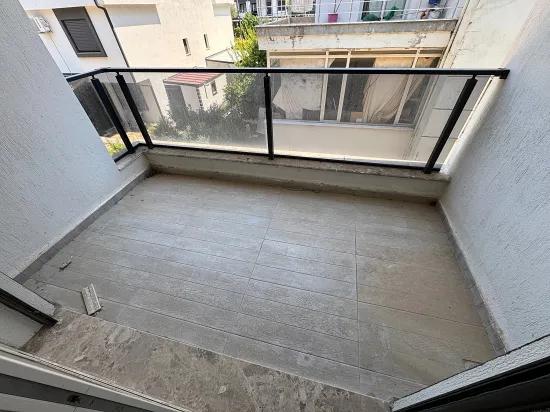 3+1 Sommerwohnung Zum Verkauf Im Zentrum Von İzmir Seferihisar Ürkmez, 450 Meter Vom Meer Entfernt