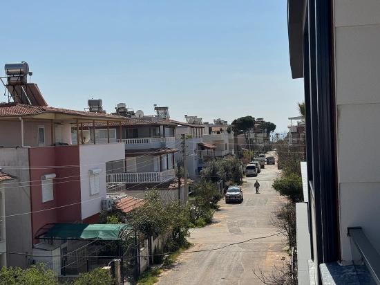 1+1-zimmer-wohnung Im Mittleren Stockwerk Zum Verkauf In Seferihisar Doğanbey, 60 Meter Vom Meer Entfernt.