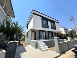2+1-Zimmer Villa Zu Verkaufen in Cumhuriyet Bz. Seferihisar Doğanbey - 140 m²
