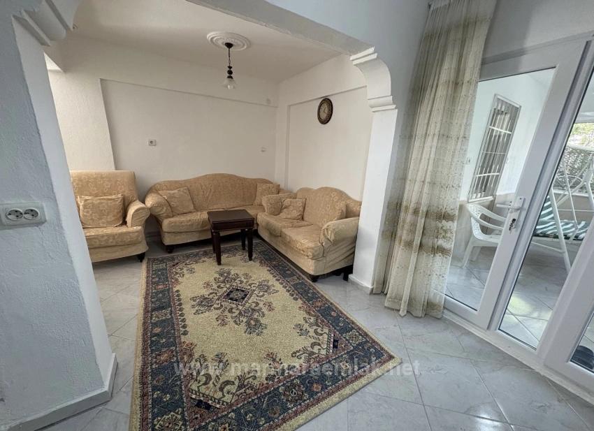 3+1 Apartment With Garden For Sale In Seferihisar Ürkmez, Seaside Area