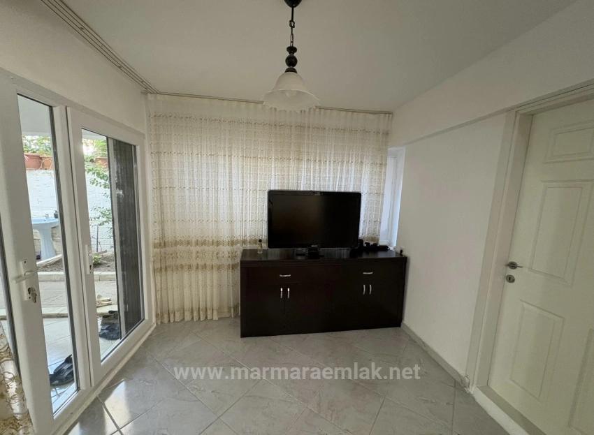3+1 Apartment With Garden For Sale In Seferihisar Ürkmez, Seaside Area