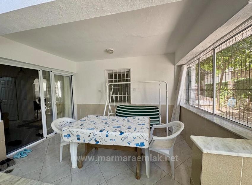 3+1 Apartment With Garden For Sale In Seferihisar Ürkmez, Seaside Area