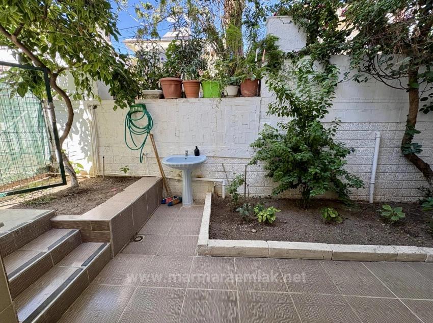 3+1 Apartment With Garden For Sale In Seferihisar Ürkmez, Seaside Area