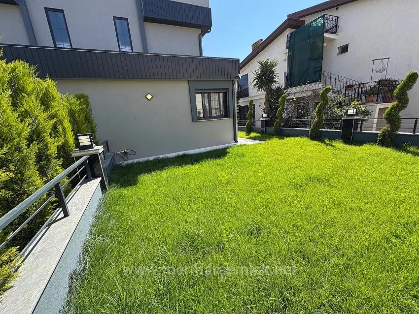 3+1 Villa With Garden For Sale In Ürkmez, Seferihisar, İzmir, 40 Meters From The Sea.