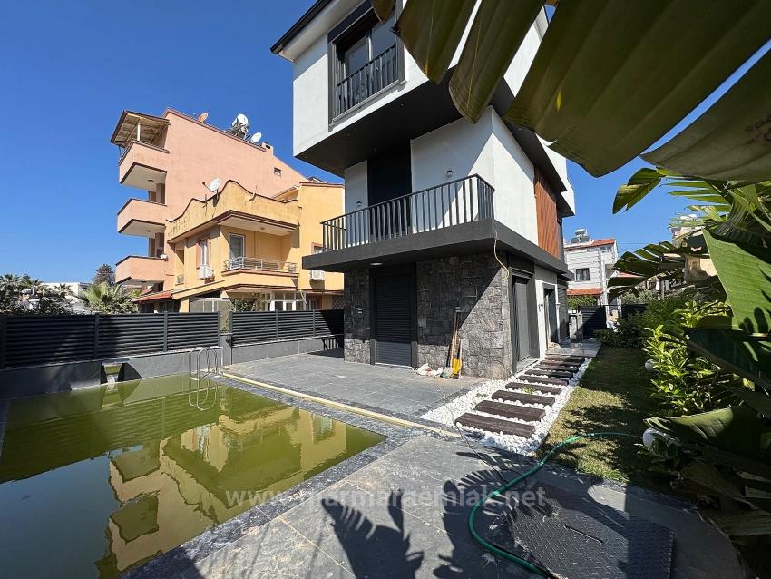 Detached Villa With Garden, 3 Bedrooms, And Pool For Sale In Gümüldür.