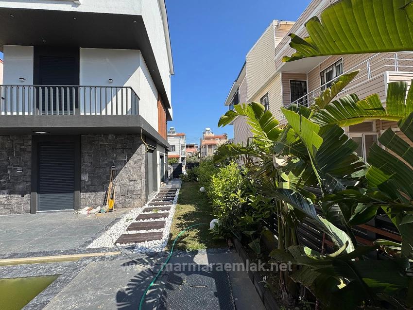 Detached Villa With Garden, 3 Bedrooms, And Pool For Sale In Gümüldür.