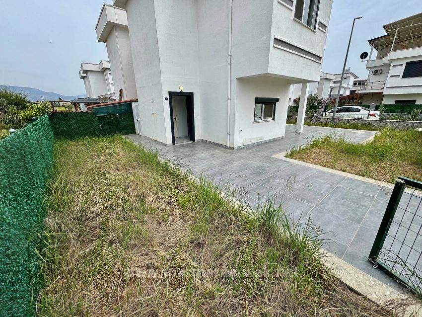 2+1 Summer Villa With Garden For Sale In Doğanbey, Seferihisar, İzmir