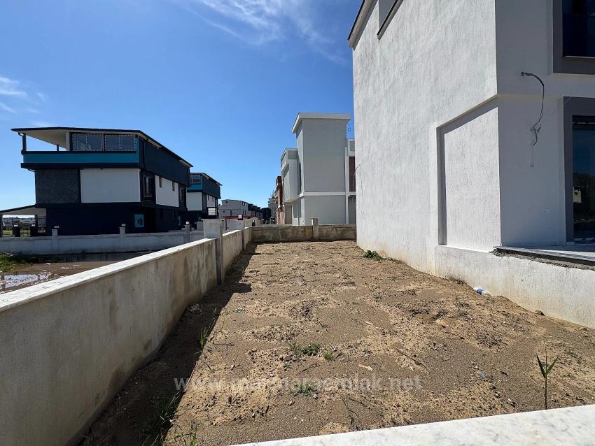 2+1 Summer Villa With Garden For Sale In Doğanbey, Seferihisar, İzmir