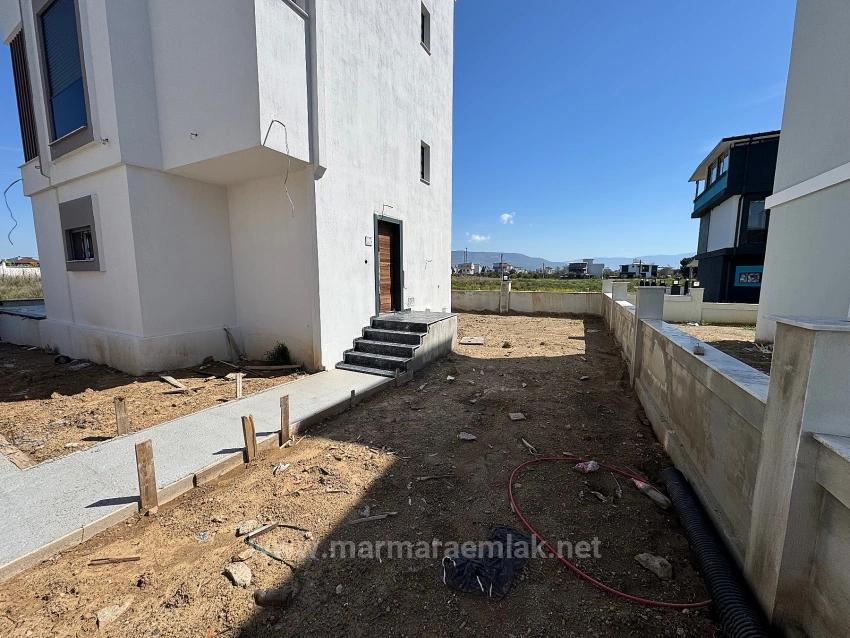 2+1 Summer Villa With Garden For Sale In Doğanbey, Seferihisar, İzmir