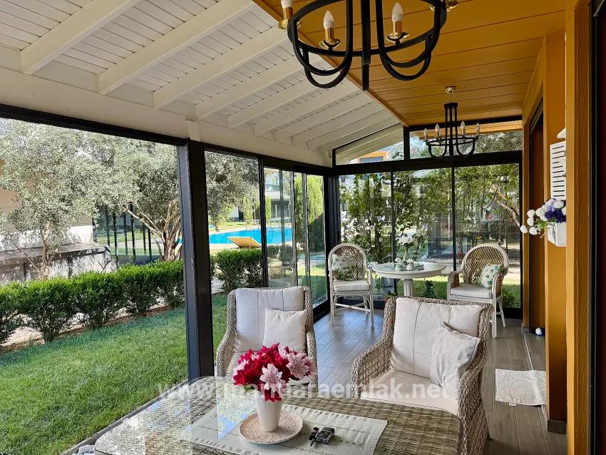 3+1 Bedroom Villa For Sale in Cumhuriyet Nbh. Seferihisar Doğanbey - 290 m²