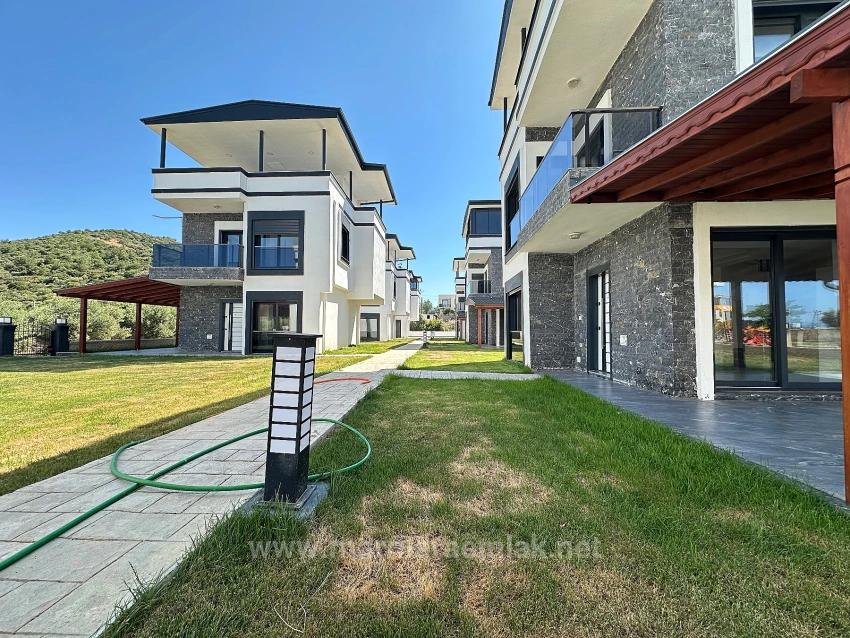 Detached Summer House With Garden For Sale In Doğanbey, Seferihisar, İzmir. 3+1 Rooms.