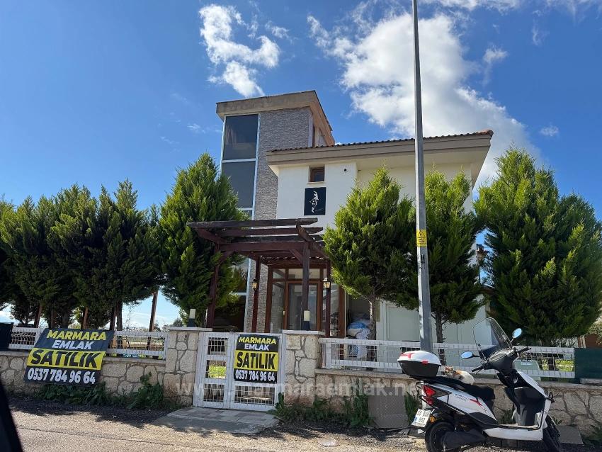 3+1 Villa With Garden And Pool For Sale In Doğanbey, Seferihisar, İzmir