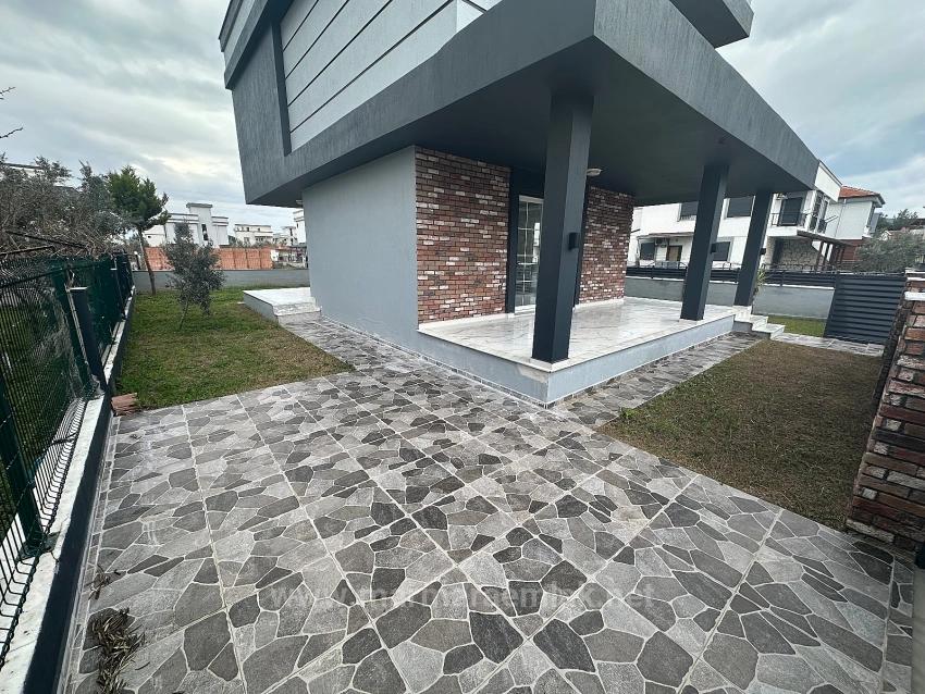 Detached Summer House With Garden For Sale In Doğanbey, Seferihisar, İzmir. 3+1 Rooms.