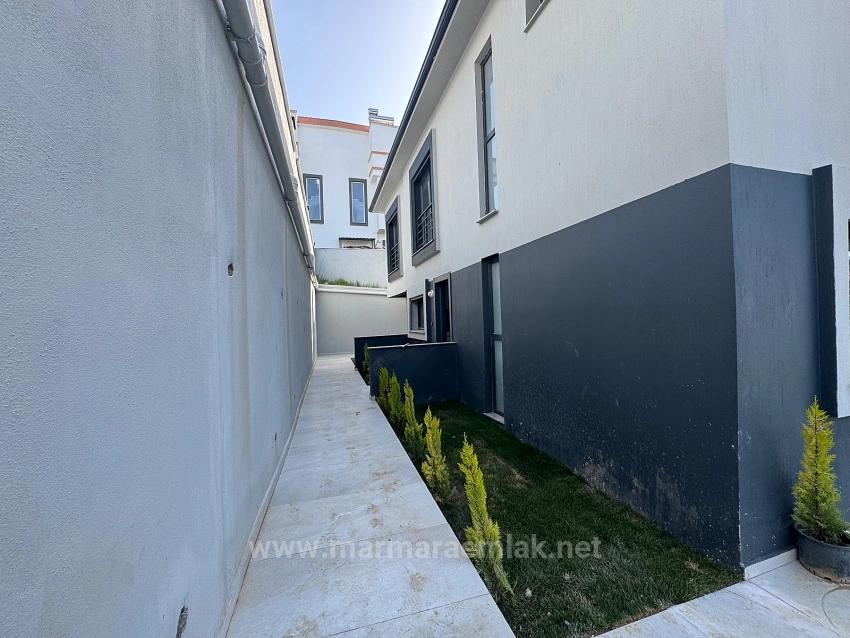 2+1 Summer House Villa With Garden For Sale In İzmir Seferihisar Doğanbey Payamlı