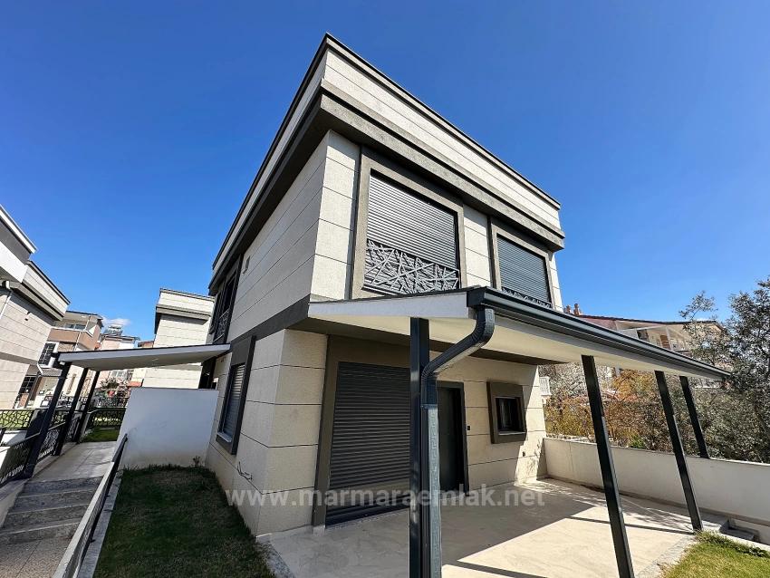 2+1 Bedroom Villa For Sale in Cumhuriyet Nbh. Seferihisar Doğanbey - 140 m²