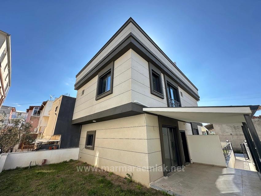 2+1 Summer Villa With Garden For Sale In İzmir Seferihisar Doğanbey