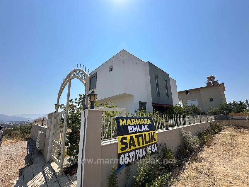 2+1 Summer Villa With Spacious Garden And Sea View For Sale In Doğanbey, Seferihisar, İzmir.
