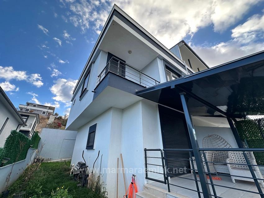 4+1 Summer Villa With Garden For Sale In Doğanbey Payamlı, Seferihisar, İzmir