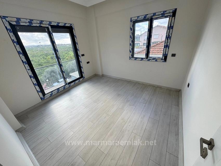 2+1 Apartment With Garden For Sale In Menderes Gumuldur