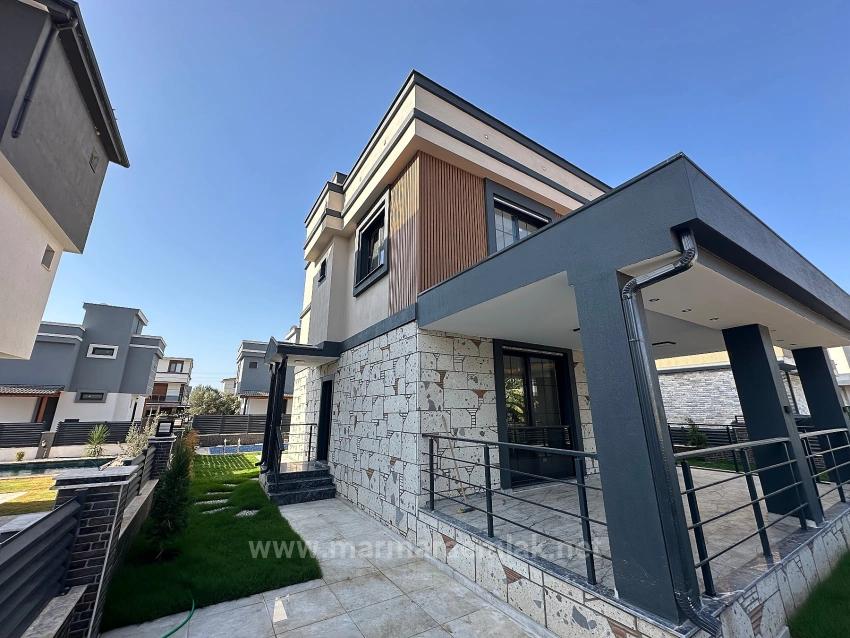 3+1 Detached Summer House With Garden For Sale In İzmir Seferihisar Doğanbey