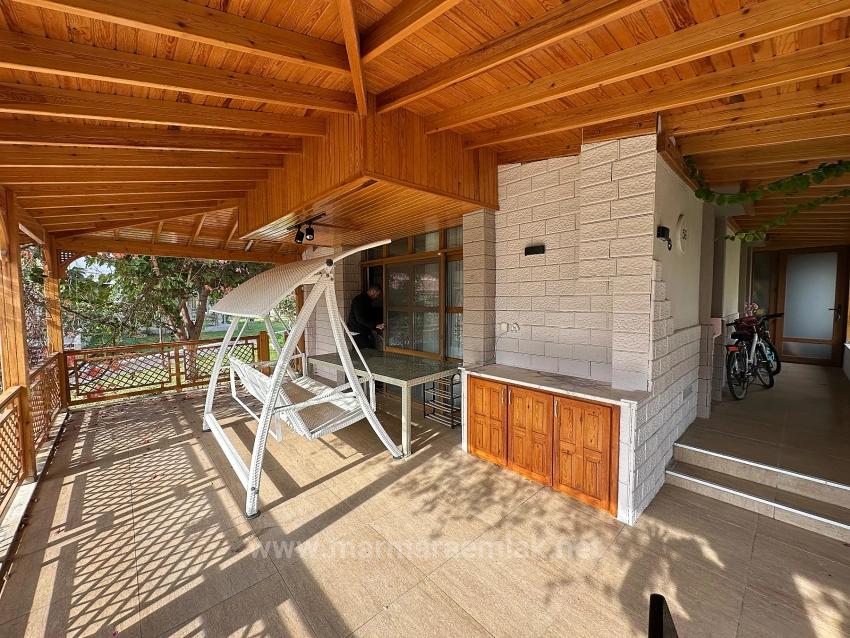 3+1 Villa For Sale In Seferihisar Ürkmez Site With Pool