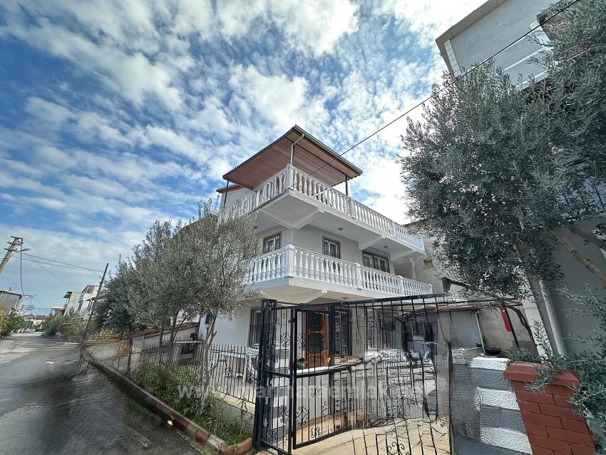 4+1 Villa With Garden For Sale In Doğanbey, Seferihisar, İzmir