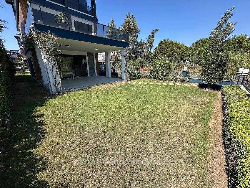 Detached Villa With Garden, 4+1 Rooms, For Sale In Ürkmez, Seferihisar, İzmir, 60 Meters From The Sea.