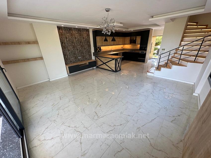 Detached Villa With Garden, 4+1 Rooms, For Sale In Ürkmez, Seferihisar, İzmir, 60 Meters From The Sea.