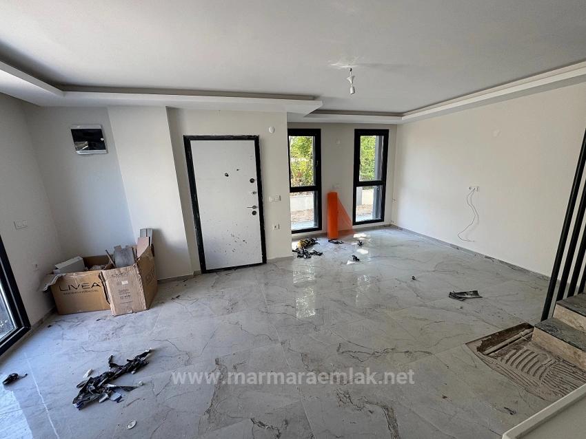 3+1 Villa With Garden For Sale In Gumuldur, 600 Meters From The Sea