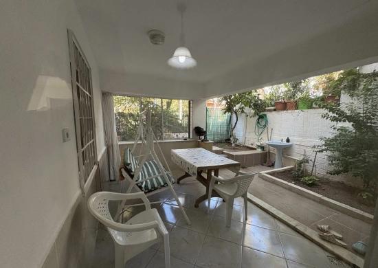 3+1 Apartment With Garden For Sale In Seferihisar Ürkmez, Seaside Area