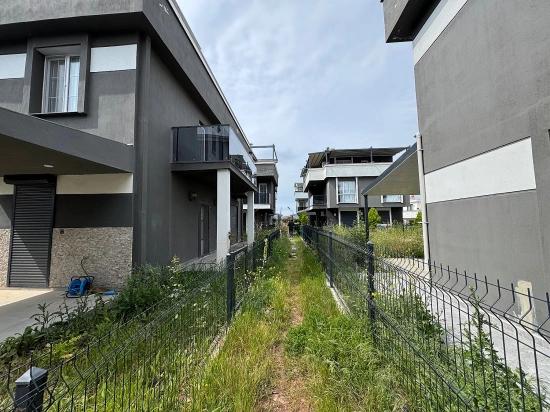 3+1 Summer Villa With Garden For Sale In Doğanbey Payamlı, Seferihisar, İzmir