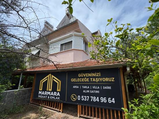 3+1 Villa With Garden For Sale In Doğanbey, Seferihisar, İzmir