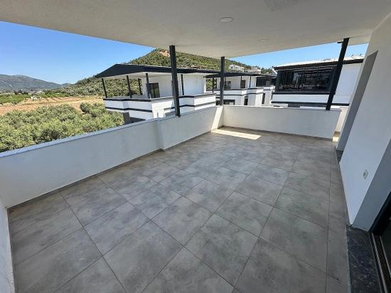 Detached Summer House With Garden For Sale In Doğanbey, Seferihisar, İzmir. 3+1 Rooms.
