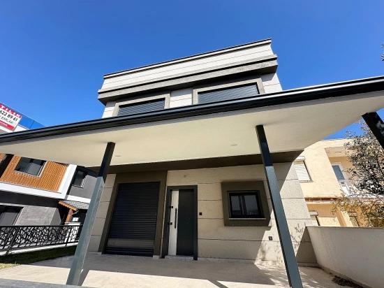 2+1 Summer Villa With Garden For Sale In İzmir Seferihisar Doğanbey