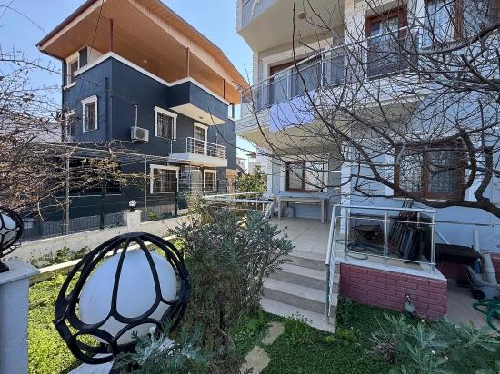 2+1 Summer Villa With Garden For Sale In Doğanbey, Seferihisar, İzmir