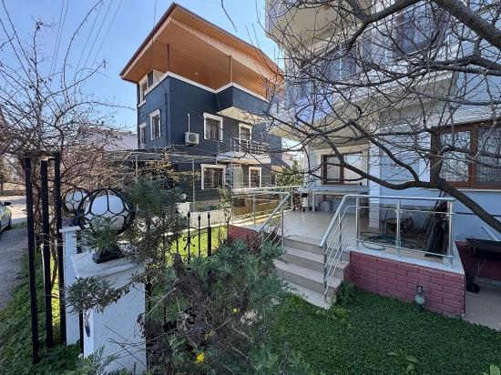 2+1 Summer Villa With Garden For Sale In Doğanbey, Seferihisar, İzmir