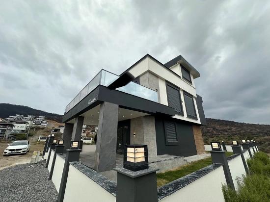 4+1 Detached House For Sale In Doğanbey, Seferihisar, İzmir, 280 M2.