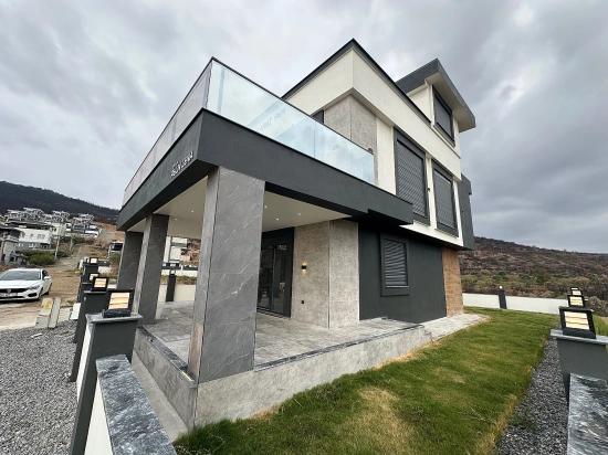 4+1 Detached House For Sale In Doğanbey, Seferihisar, İzmir, 280 M2.