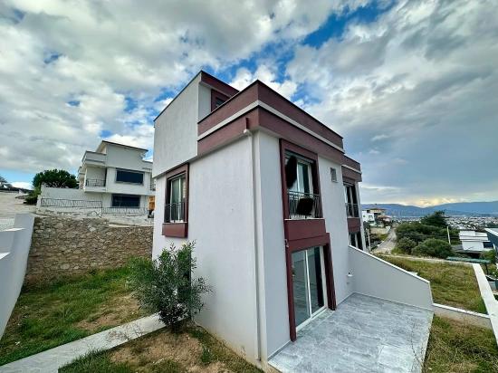 3+1 Villa With Garden For Sale In Doğanbey, Seferihisar, İzmir